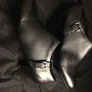Hush puppies booties, never worn